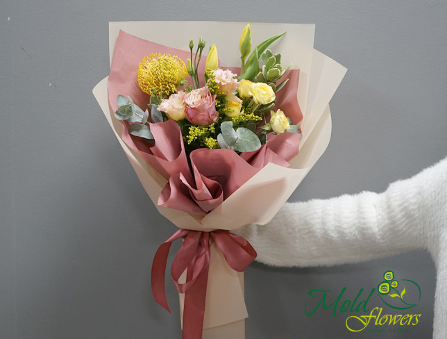 Bouquet with Yellow Leucospermum, ''Attraction'' photo